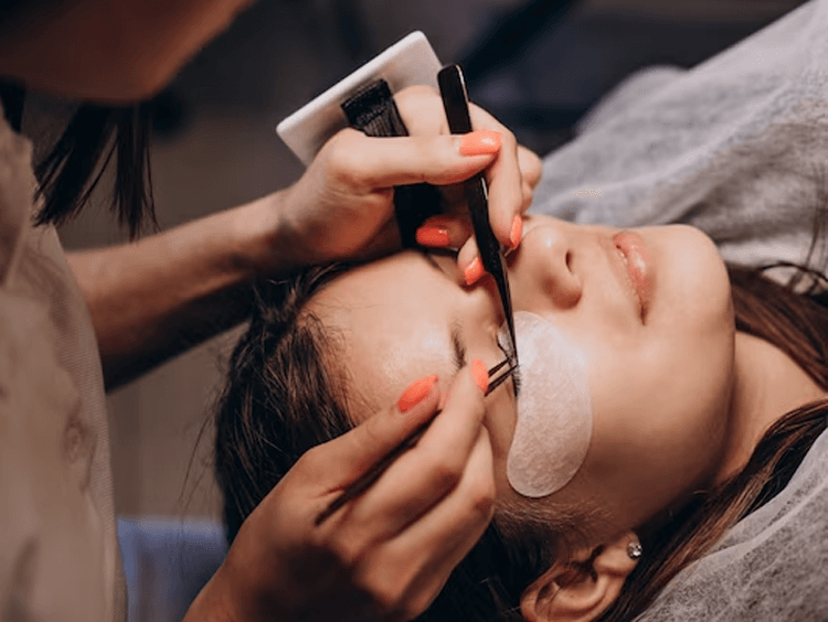 facial-slit-making